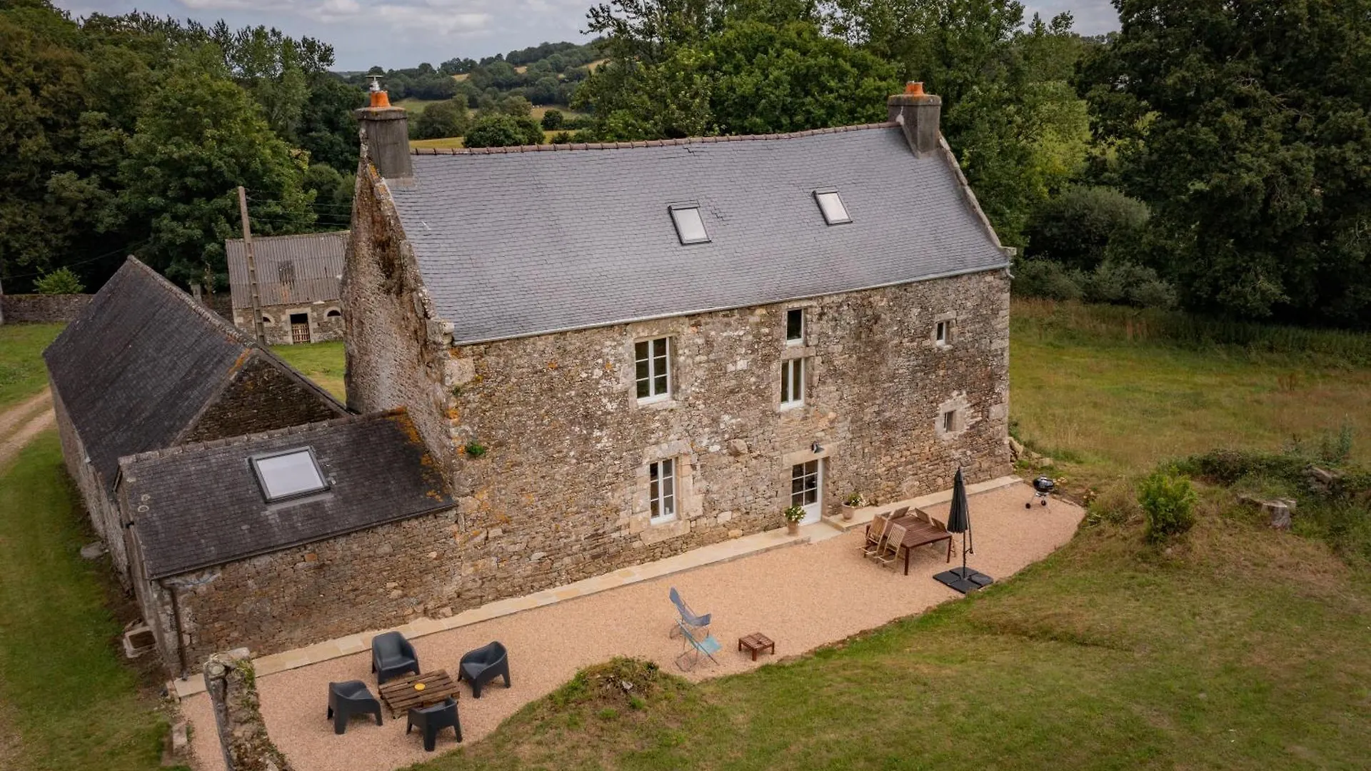 Semesterbostad Manoir 4 Couchages, Terrain De Tennis Etang Prive Lanneanou